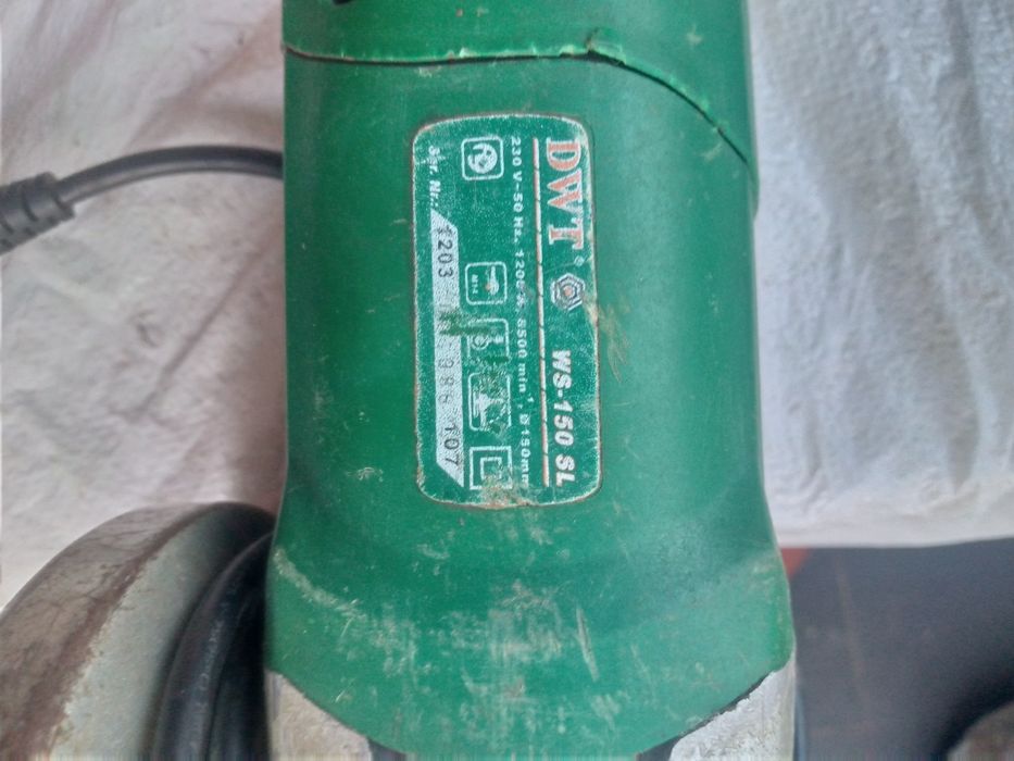 Болгарка DWT       .