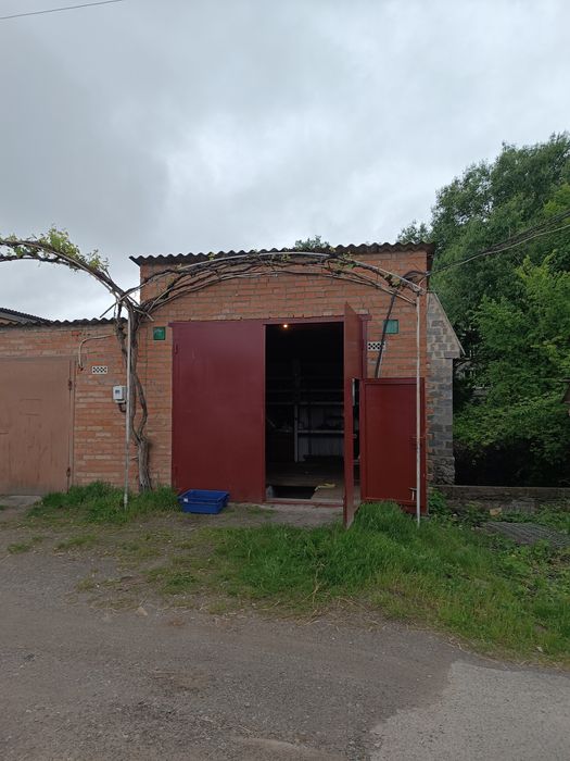 Продам гараж в м. Хмільнику