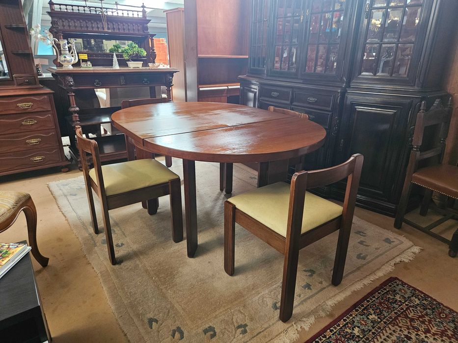 Cadeiras antigas - Muito robustas - bom estado geral - Valor unitário