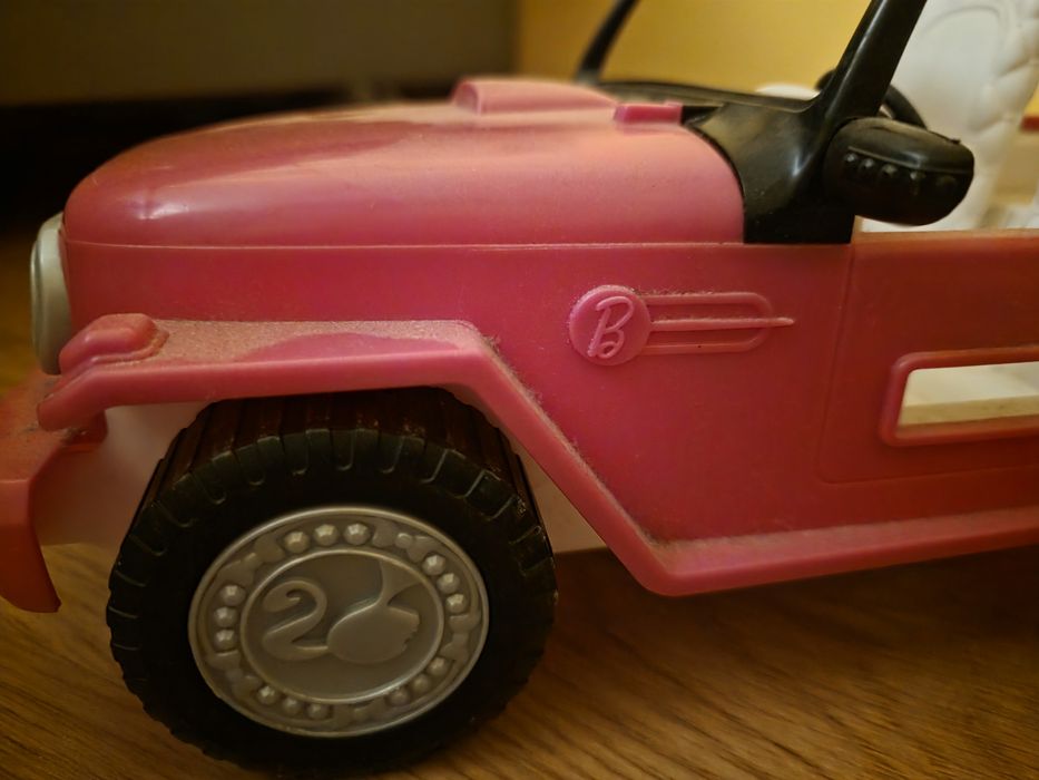 Samochód Barbie jepp