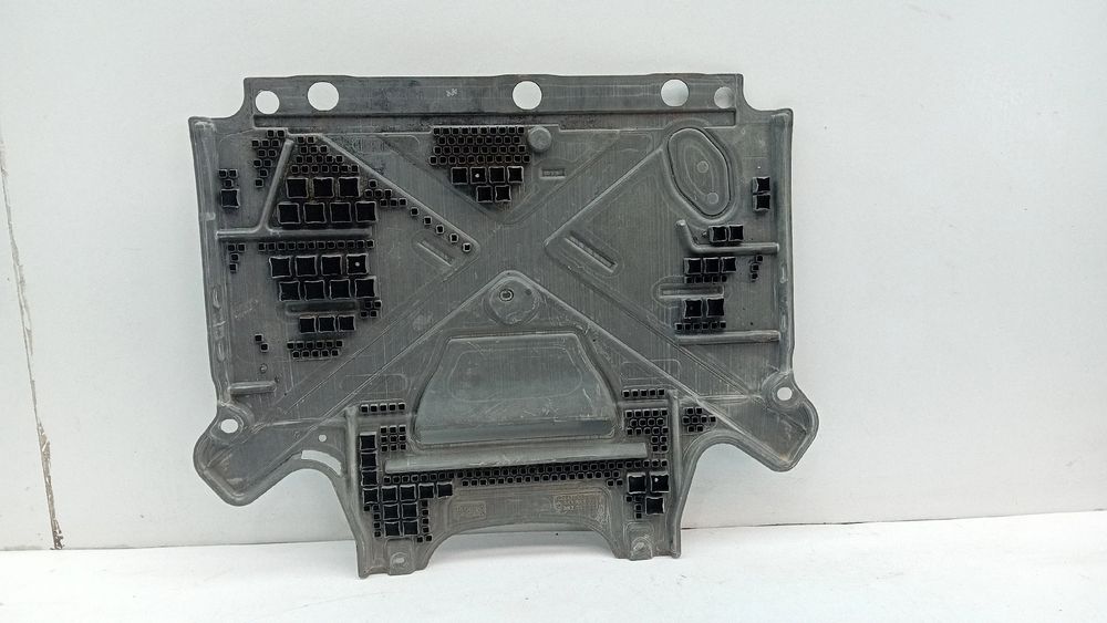 Blindagem inferior do motor SEAT Leon (5F1)