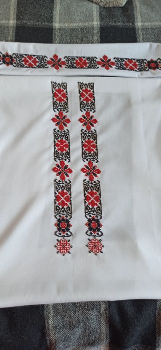 Чоловіча вишиванка.