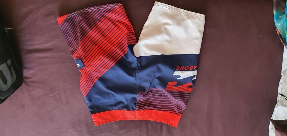 Calções praia surf Billabong novos 32