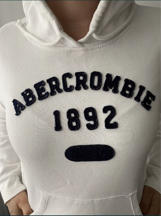 Biała bluza Abercrombie z kapturem. M