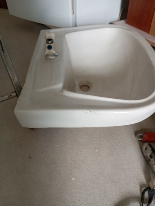 Умивальник б/в в хорошому стані