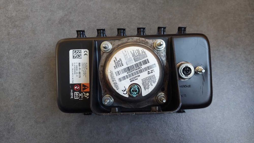 Подушка безпеки пасажира в торпедо (EUR) Tesla Model X 1048009-70-D