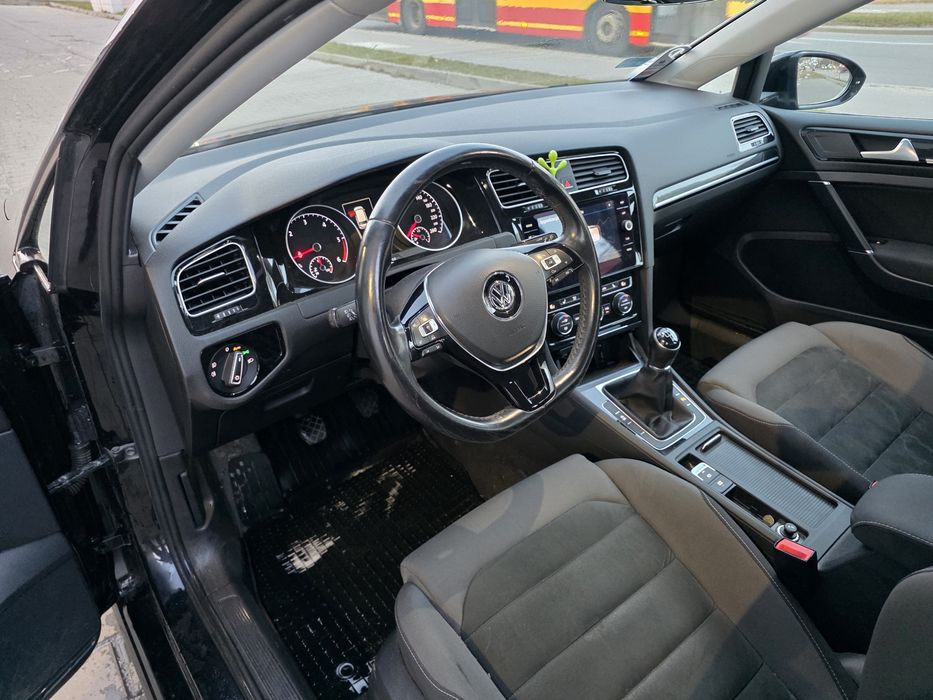 Sprzedam Golf 7 2018r 1,6Tdiesel