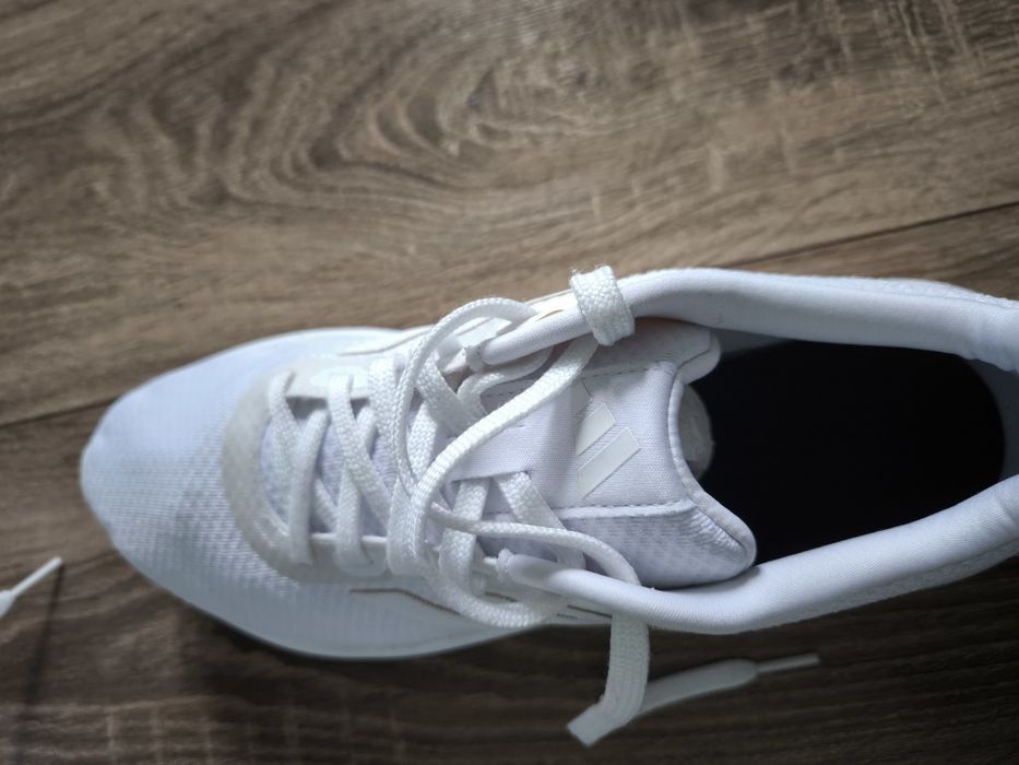 Кросівки Adidas чоловічі  43 1/3