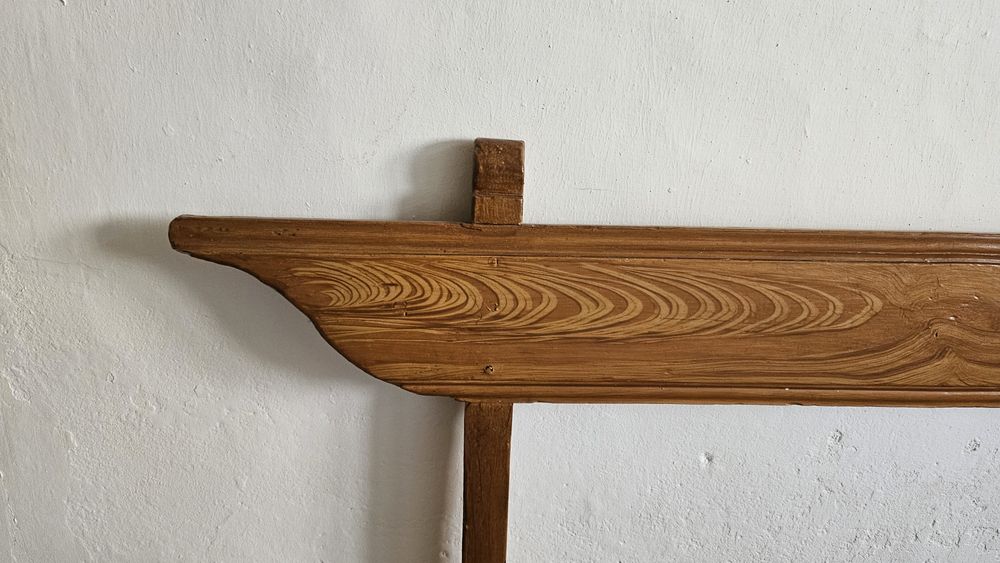 Banco Rústico antigo de madeira pintada. Peça unica.