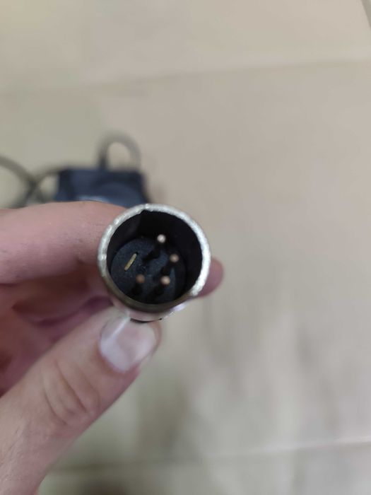 Ładowarka do roweru elektrycznego Giant Twist 4 pinowa