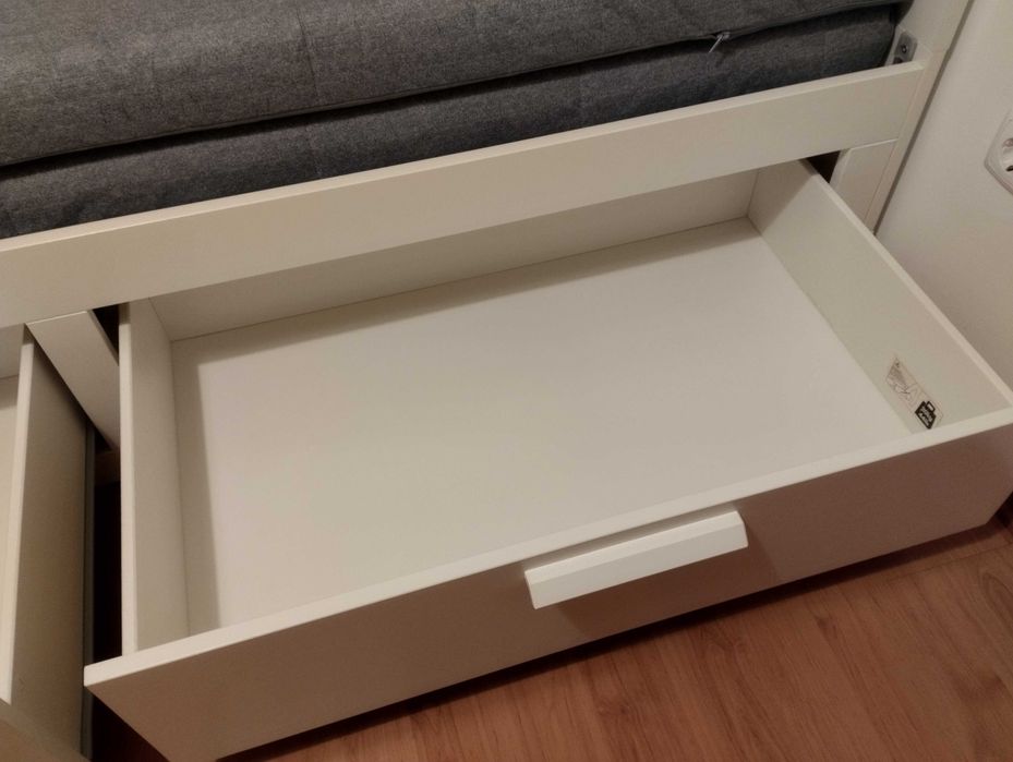 IKEA BRIMNES cama 2 colchões + Mesa de cabeceira