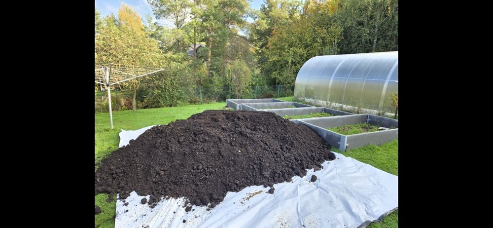 Ziemia ogrodowa czarnoziem do uprawy warzyw roślin nawóz kompost