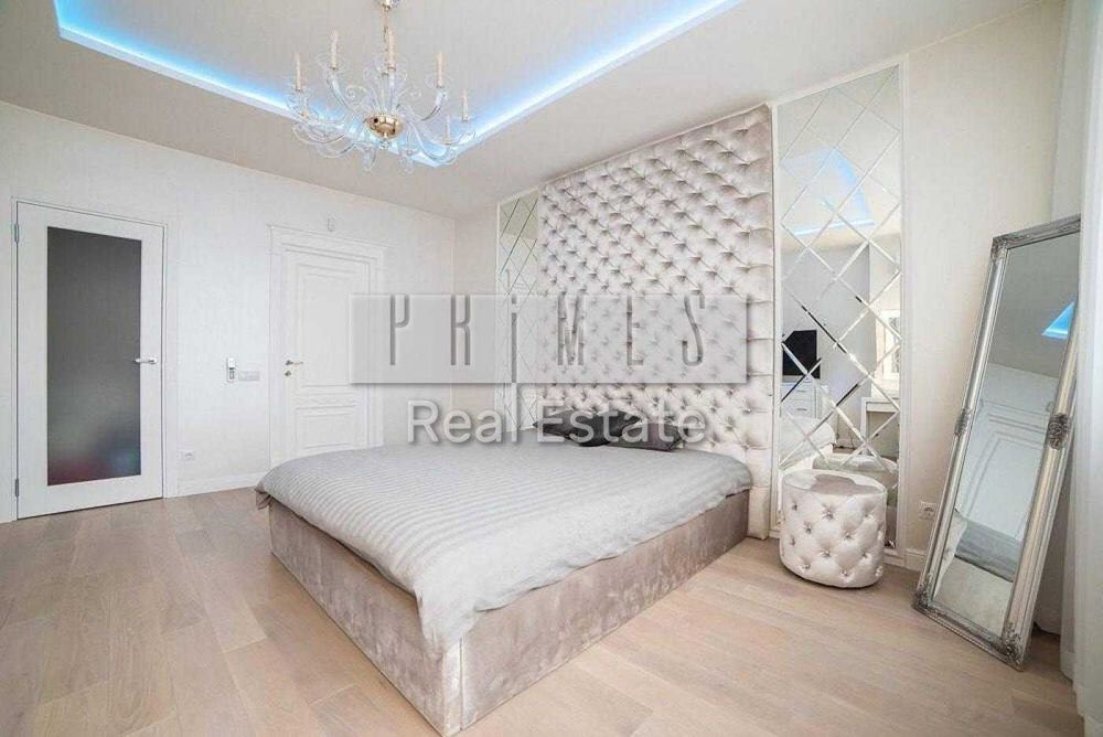 Продаж пентхауса 213.6 м² в класичному стилі, Анни Ахматової 30