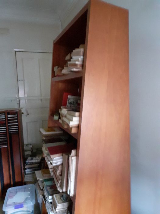 Estante de design moderno, italiano