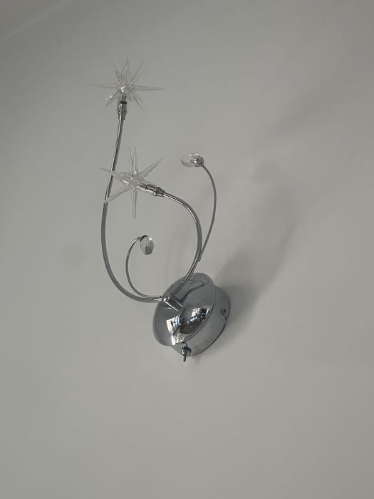 Lampa i lampkami (kinkietami)