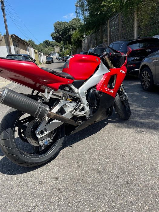 Vendo Yamaha r1 de 2001
