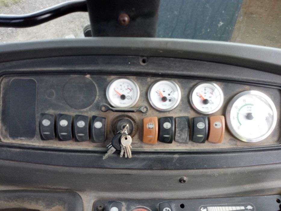 Koparko ładowarka Cat