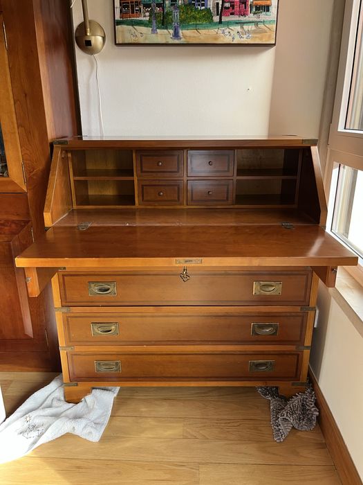 Secretaria em madeira