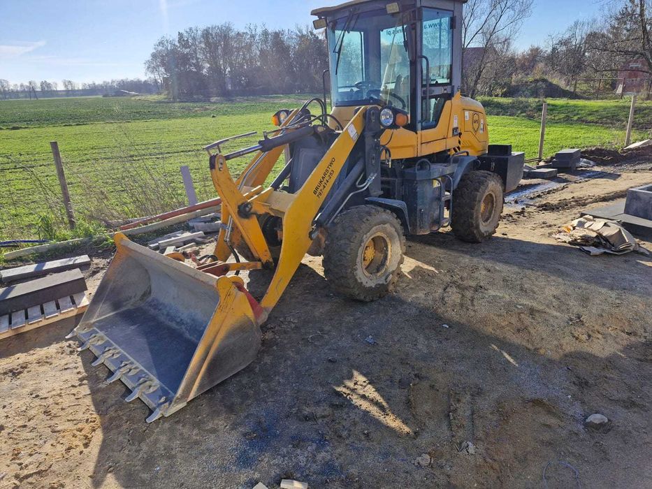 Sprzedam ładowarkę