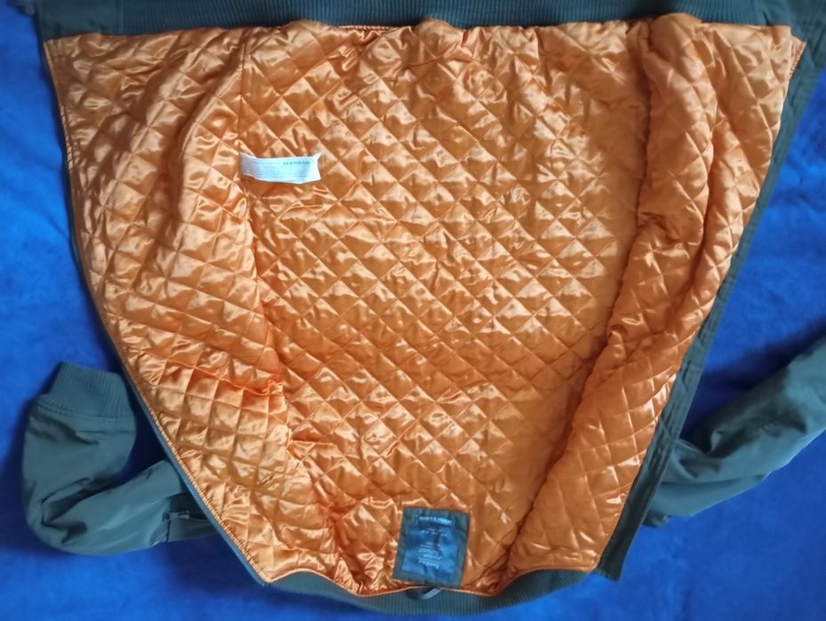 Kurtka Bershka pikowana przed kolano