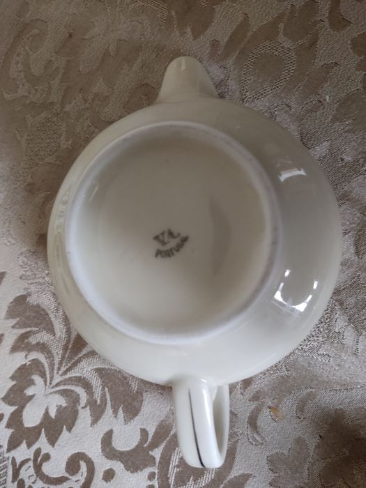 Leiteira e Açucareiro de porcelana Vista Alegre, linhas Art Deco