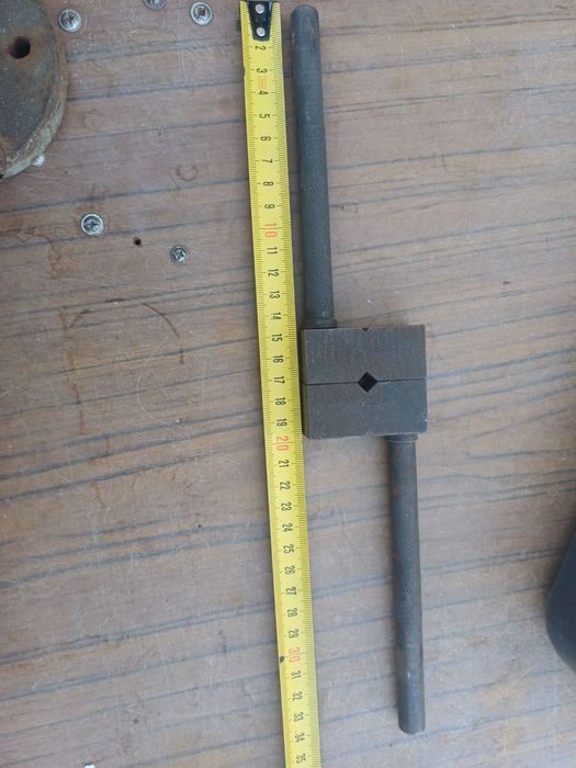 , ключ газовый 2, . Наждак пром. Тиски.