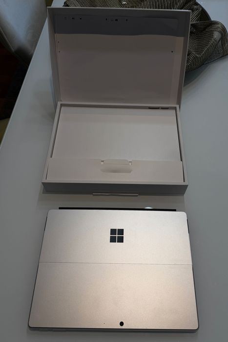 Microsoft Surface Pro 11 – 16GB / 512GB – Como Novo!