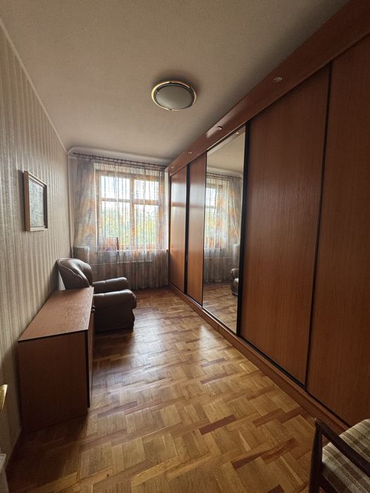 Продам 4 комн квартиру