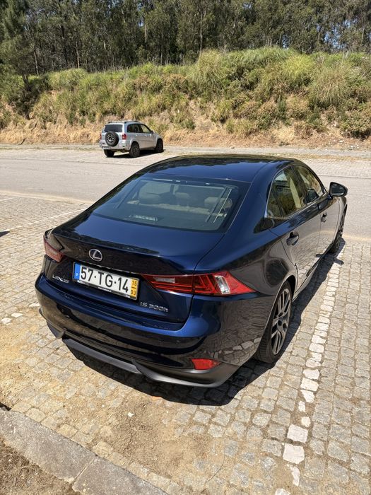 Vendo Lexus is300h