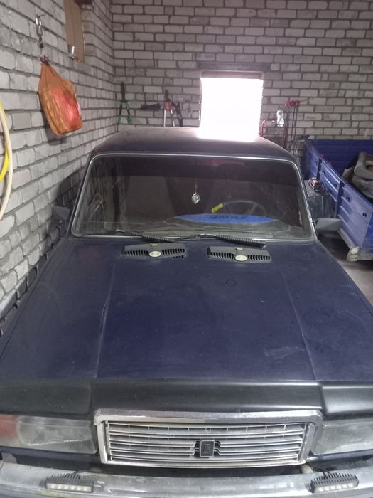 Автомобіль Ваз 2107
