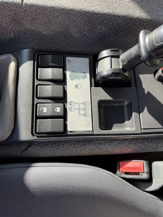 Renault kerax com ampiroll e grua