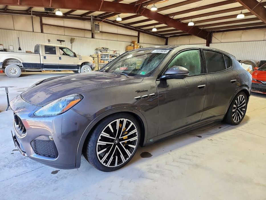 Maserati Grecale 2.0 330 KM, 4x4, Modena, miękka hybryda, drobne uszkodzenia!