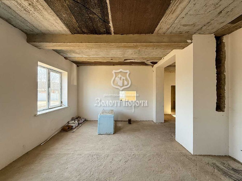 Будинок, 2 поверхи, ділянка — 0,8 га. с. Гавронщина, Макарівський р-н