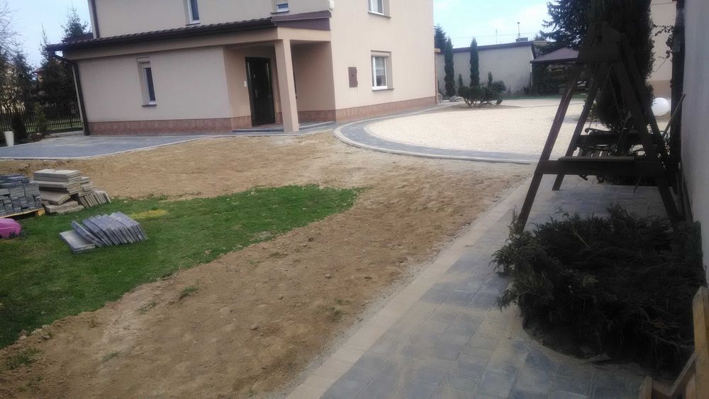 Układanie kostki brukowej , brukarstwo , minikoparka , prace ziemne