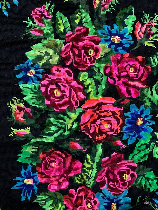 Килим ручної роботи ( вишитий)