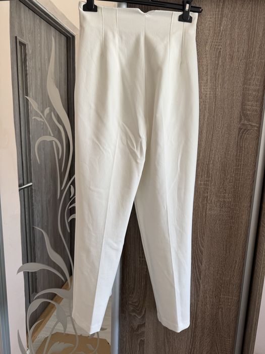 Жіночі класичні брюки Zara, розмір S, висока посадка