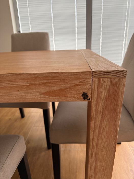MESA DE JANTAR em Madeira Maciça Extensível 6/8 pessoas Banak Importa - Praticamente Nova