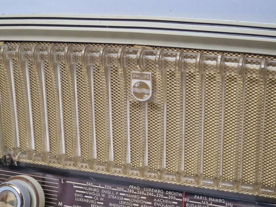 Rádio antigo reparado Philips