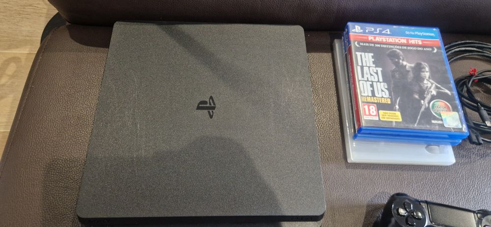 Consola playstation 4 slim