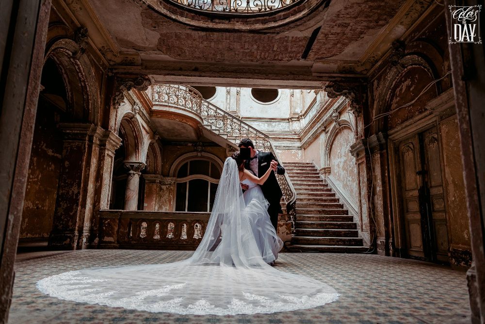 suknia ślubna falbany