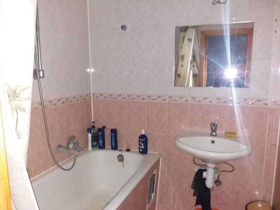 Кімната для двох або для однієї дівчини або для хлопця Ахматова