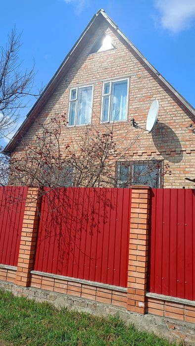 Продається 2х поверховий будинок у Фастові.