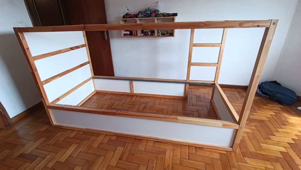Vendo cama Reversível sem estrado