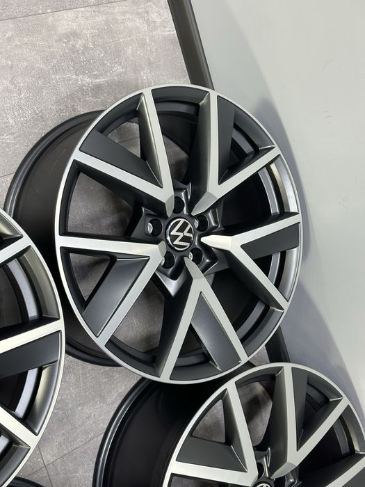 Нові оригінальні диски Volkswagen Touareg Braga 5x112 R20. 760601025R