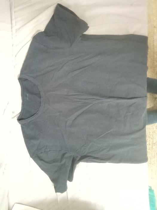 T-shirt azul escura