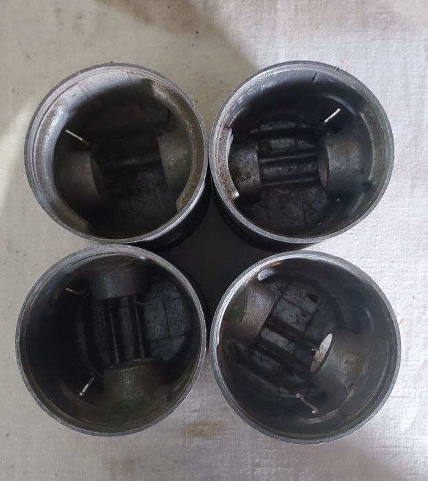 Продам поршня 83.5