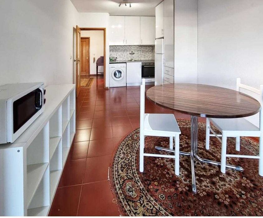 Apartamento T0+1 - Centro de São Mamede de Infesta- Lugar de Garagem