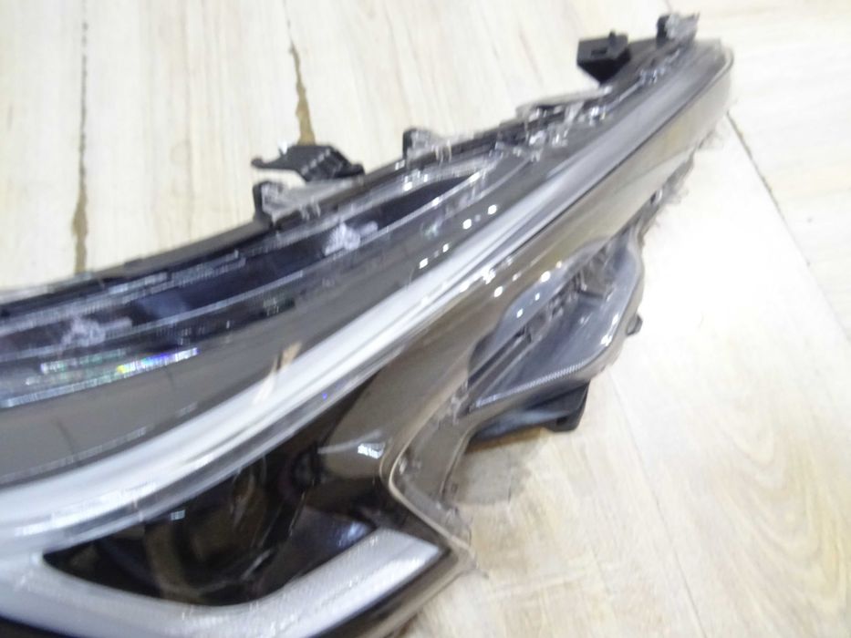 TOYOTA COROLLA E21 LIFT Lampa prawa przód przednia FULL LED 8111012N70 LLU