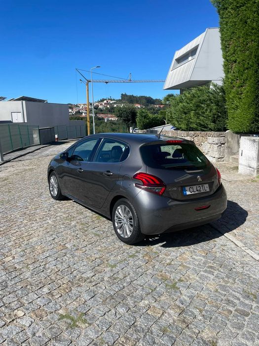 Peugeot 208 1.2 PureTech Allure