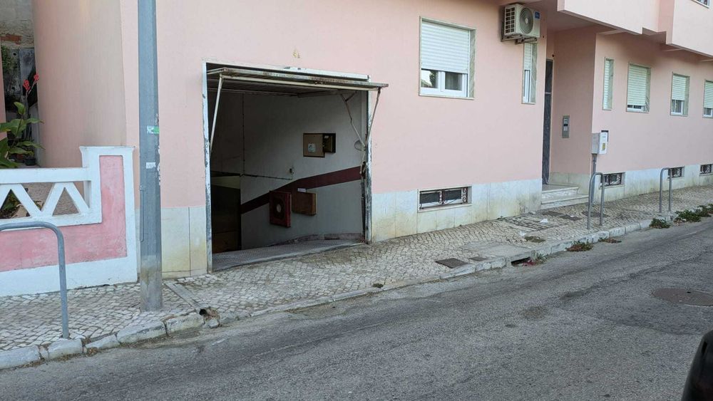 Garagem box para arrendamento